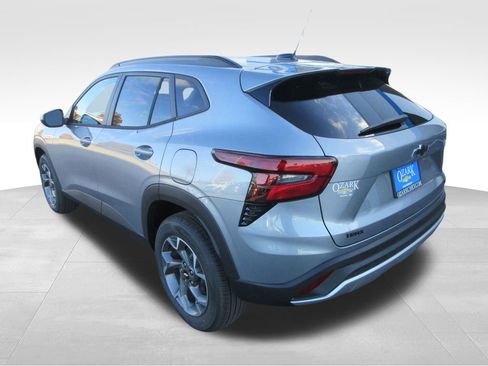 New 2026 Chevrolet Trax LT w/ LPO, Blackout Package image 3