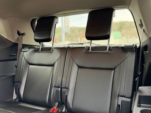 Used 2019 Volkswagen Atlas SEL R-Line image 8