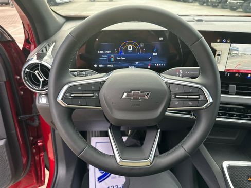 Used 2025 Chevrolet Equinox LT w/ Convenience Package II image 17