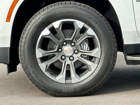 New 2026 Chevrolet Suburban LT w/ LPO, Dark Essentials Package image 27