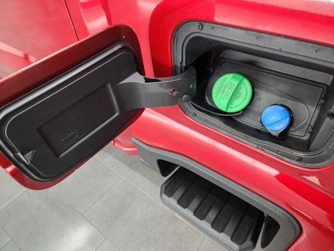 Used 2024 Ford F250 XLT image 30