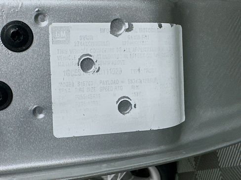 Used 2004 Chevrolet SSR w/ Preferred Equipment Group RWD image 30