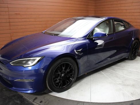 Used 2022 Tesla Model S AWD image 7