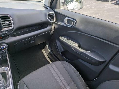 Used 2026 Hyundai Venue SEL FWD image 18