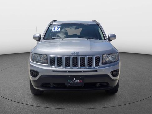 Used 2017 Jeep Compass Latitude FWD image 3