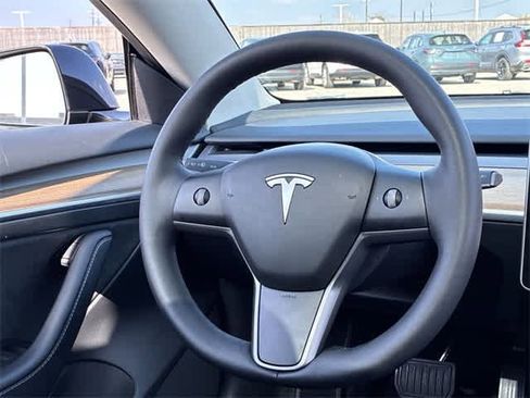 Used 2023 Tesla Model 3 Standard Range image 25