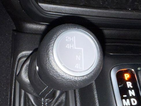 New 2025 Jeep Gladiator Sport image 24