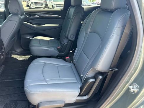 Used 2023 Buick Enclave Essence AWD/4WD image 16