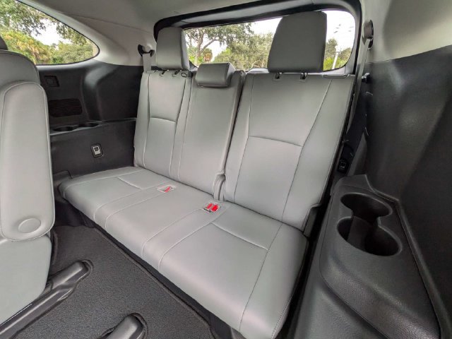 Used 2024 Toyota Highlander Limited FWD image 14