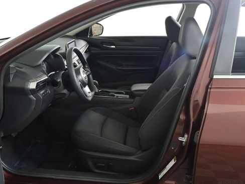 Used 2024 Nissan Altima 2.5 SV AWD/4WD image 21