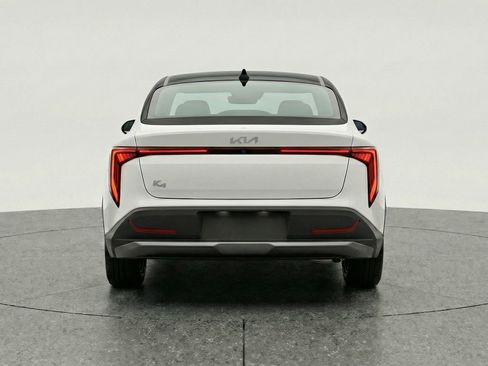 Used 2025 Kia K4 LXS image 7