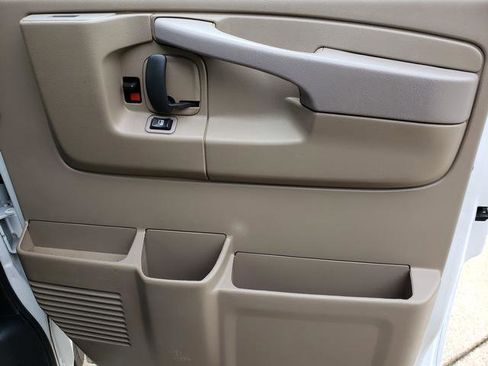 Used 2014 Chevrolet Express 3500 RWD 3500 135 image 20