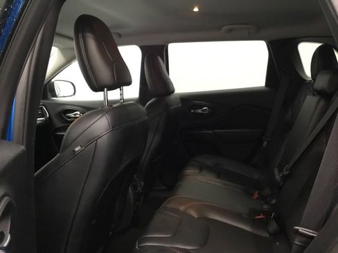 Used 2022 Jeep Cherokee Trailhawk w/ Trailer Tow Group AWD/4WD image 12