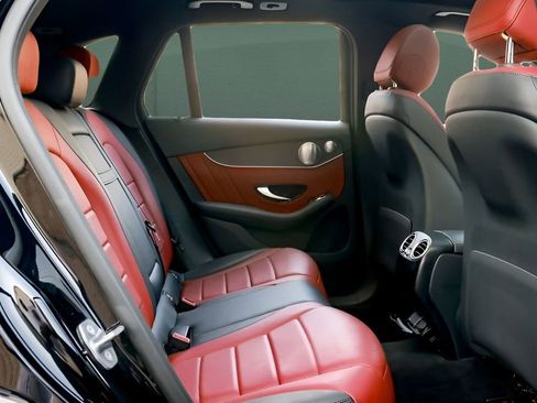 Used 2020 Mercedes-Benz GLC 300 4MATIC w/ Driver Assistance Package image 15