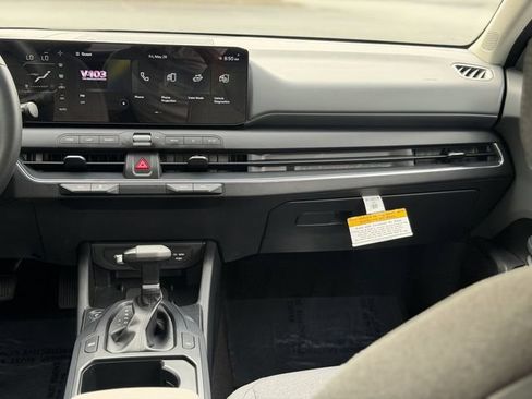 Certified 2025 Kia K4 EX FWD image 36