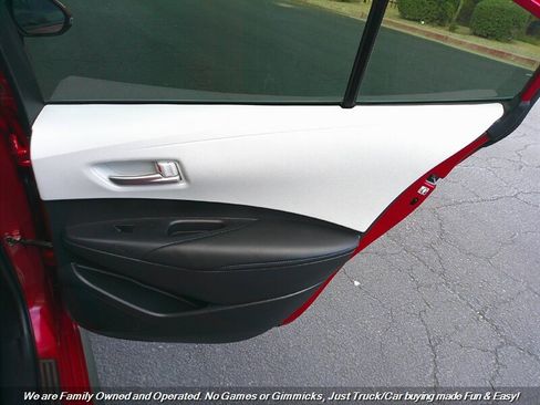 Used 2021 Toyota Corolla SE w/ Carpet Mat Package (TMS) image 24