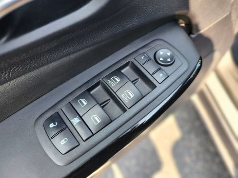Used 2023 Jeep Cherokee Altitude Lux AWD/4WD image 17