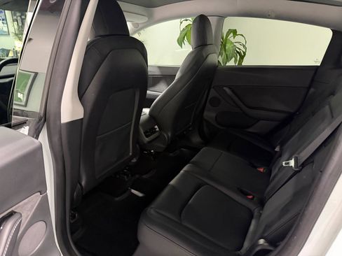 Used 2020 Tesla Model Y Long Range image 14