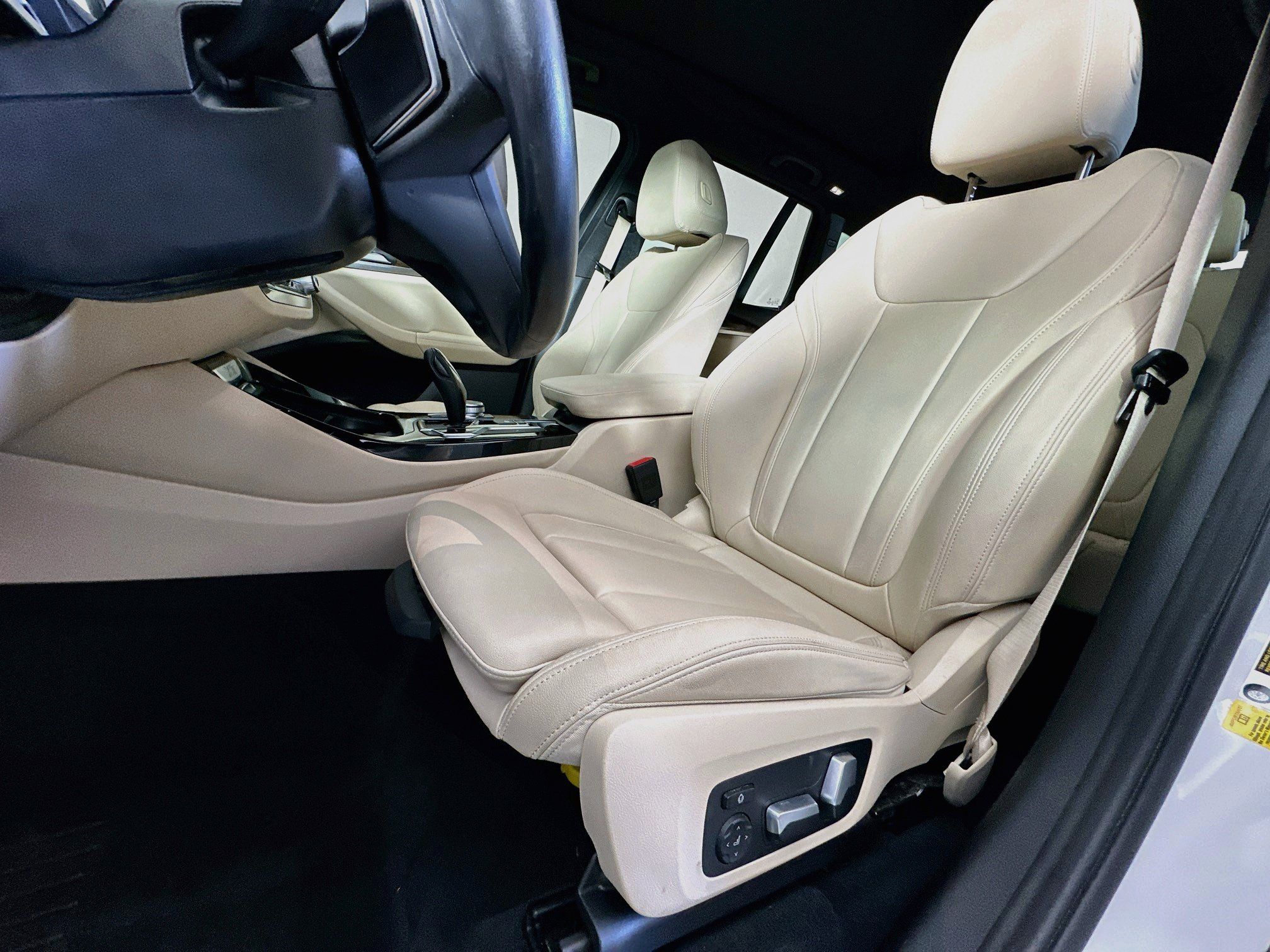 Used 2019 BMW X3 sDrive30i w/ Premium Package RWD image 13
