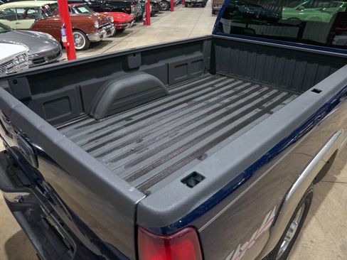 Used 2000 Chevrolet Silverado 2500 LS w/ Firm Ride Suspension Pkg image 20