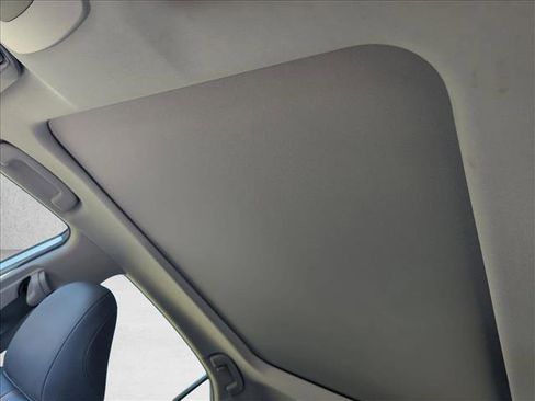 Used 2019 Toyota Camry XLE image 14