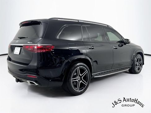 Used 2024 Mercedes-Benz GLS 450 4MATIC w/ Pinnacle Trim Package image 7