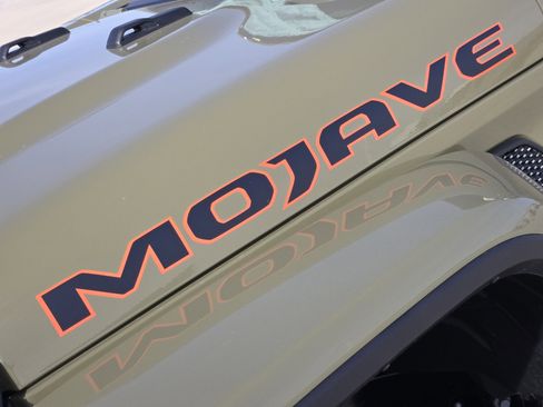 New 2026 Jeep Gladiator Mojave image 7