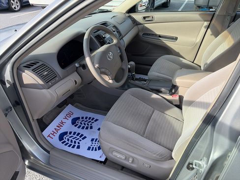 Used 2005 Toyota Camry image 11