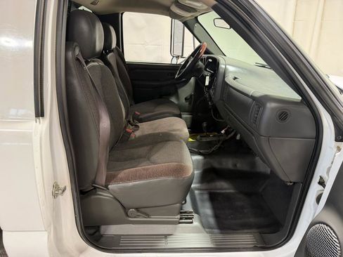 Used 2004 GMC Sierra 3500 W/T w/ Heavy-Duty Power Package AWD/4WD image 10