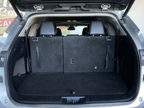 Used 2020 Toyota Highlander XLE image 26