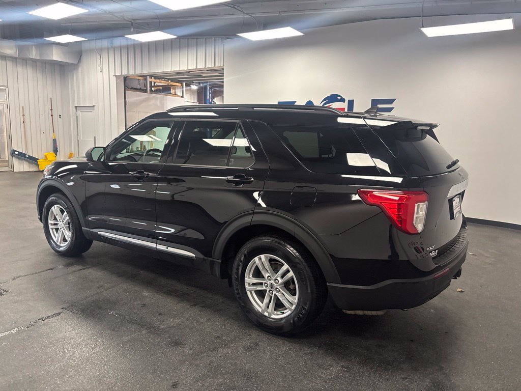 Used 2021 Ford Explorer XLT w/ Class III Trailer Tow Package AWD/4WD image 7