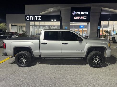 Used 2018 GMC Sierra 1500 SLT image 4