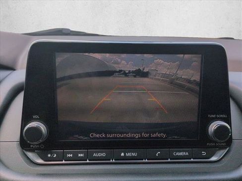 Used 2021 Nissan Rogue S FWD image 13