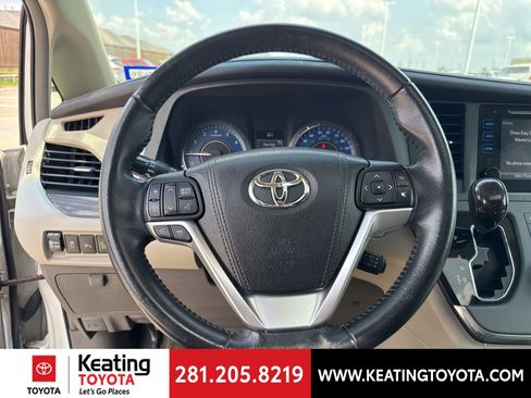 Used 2015 Toyota Sienna XLE w/ XLE Navigation Package FWD image 16