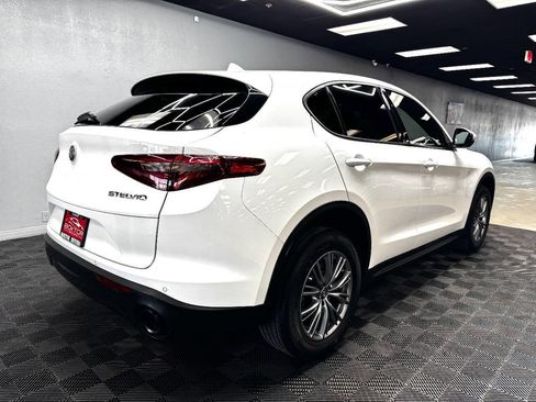 Used 2023 Alfa Romeo Stelvio Sprint image 12
