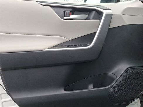 Used 2024 Toyota RAV4 XLE image 12