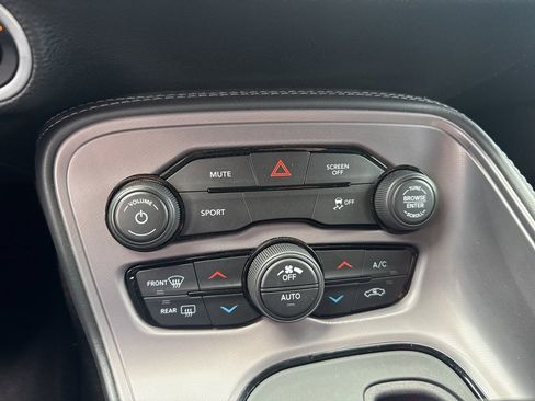 Certified 2023 Dodge Challenger SXT image 21