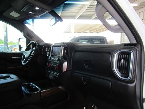 Used 2021 Chevrolet Silverado 2500 LT w/ Texas Edition AWD/4WD image 12
