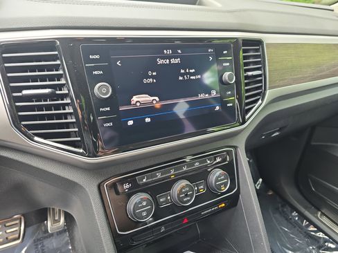 Used 2018 Volkswagen Atlas SEL w/ R-Line Package FWD image 20