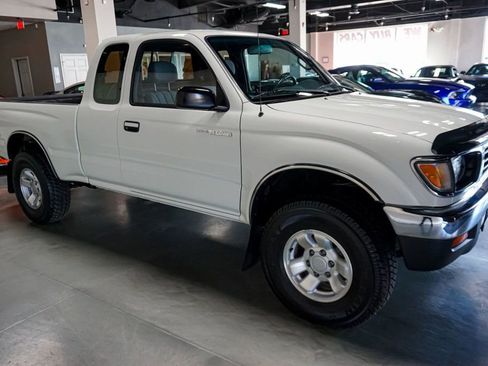 Used 1997 Toyota Tacoma 4x4 Xtracab V6 image 4