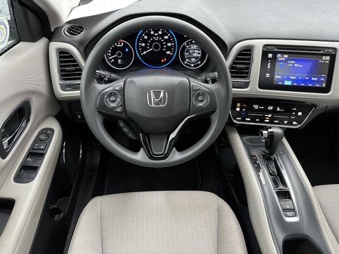 Used 2018 Honda HR-V EX image 12