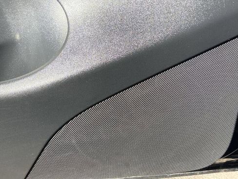 Used 2021 Tesla Model Y Long Range image 19