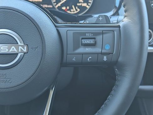 Used 2023 Nissan Pathfinder SL image 23