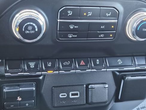Used 2024 GMC Sierra 2500 Pro AWD/4WD image 17