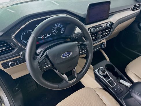 Used 2022 Ford Escape SEL AWD/4WD image 11