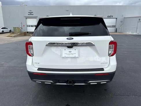 Used 2022 Ford Explorer XLT w/ Equipment Group 202A AWD/4WD image 3
