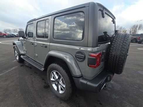 Used 2020 Jeep Wrangler Unlimited Sahara image 3