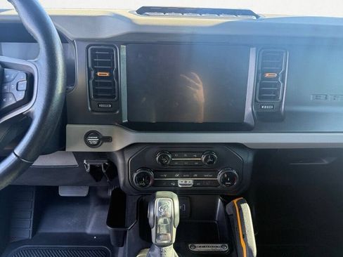 Used 2022 Ford Bronco Badlands w/ Sasquatch Package AWD/4WD image 11