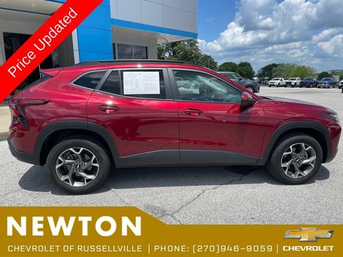 Used 2024 Chevrolet Trax LT FWD image 40