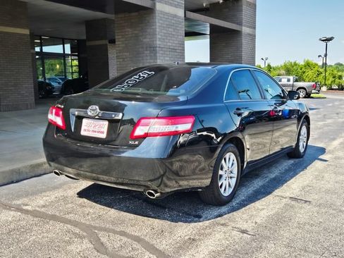 Used 2011 Toyota Camry XLE w/ SE/XLE Extra-Value Pkg FWD image 6